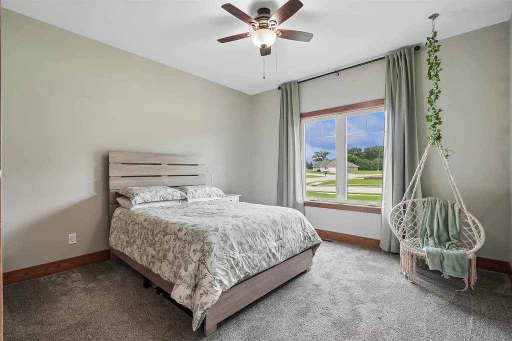 1018 7th Street SW Dyersville IA 52040
