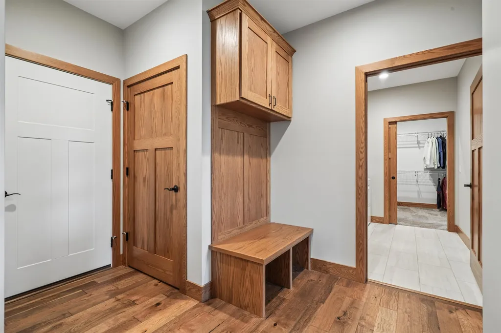 1018 7th Street SW Dyersville IA 52040