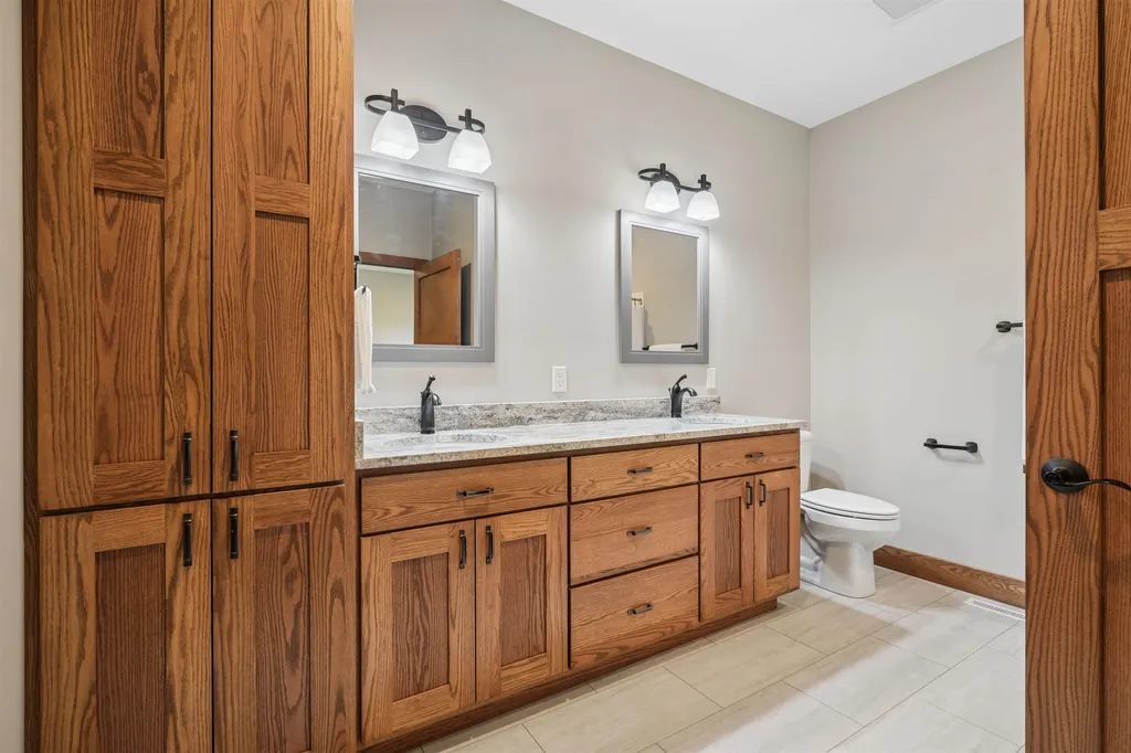 1018 7th Street SW Dyersville IA 52040