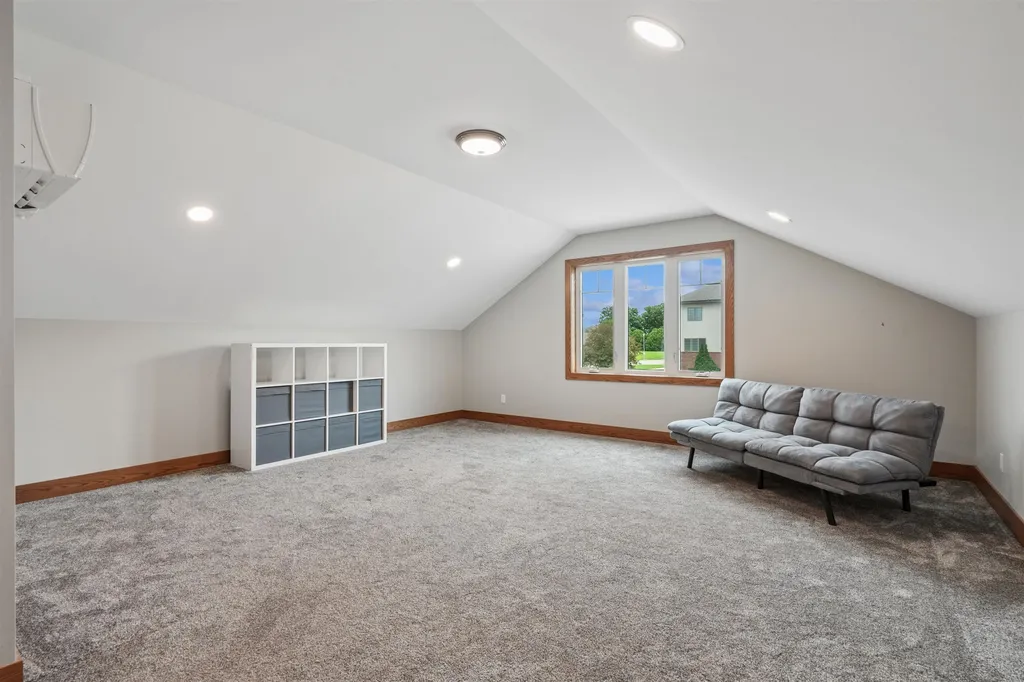 1018 7th Street SW Dyersville IA 52040