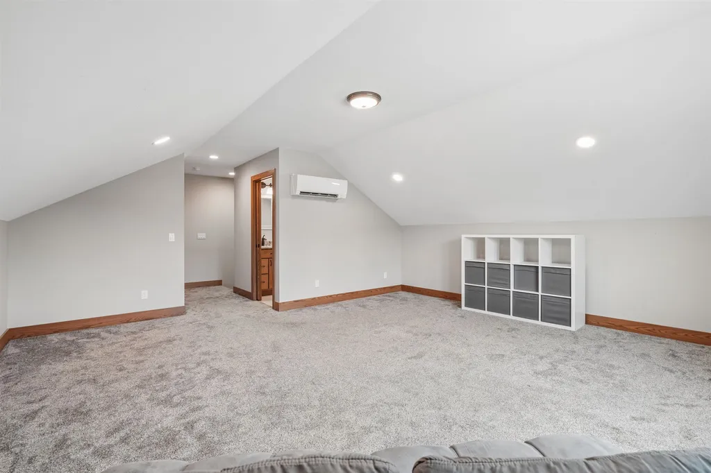 1018 7th Street SW Dyersville IA 52040