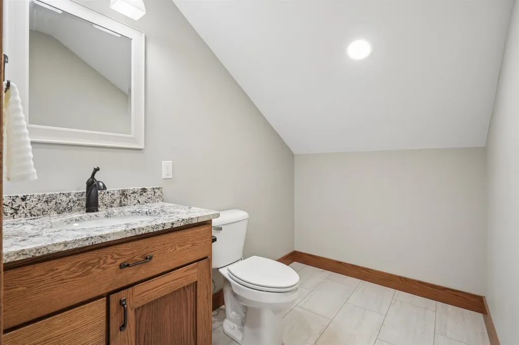 1018 7th Street SW Dyersville IA 52040