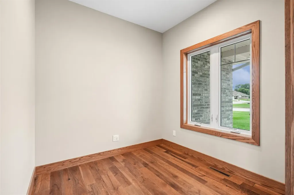 1018 7th Street SW Dyersville IA 52040