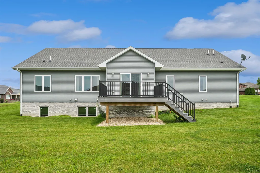 1018 7th Street SW Dyersville IA 52040