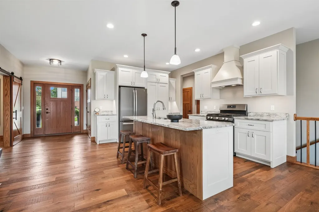 1018 7th Street SW Dyersville IA 52040