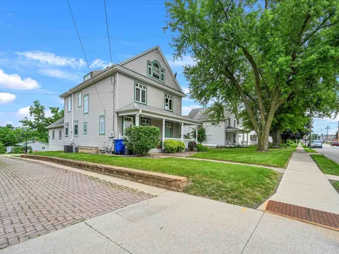 1840 Asbury Dubuque IA 52001