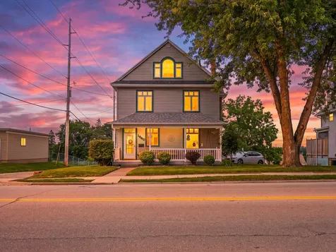 1840 Asbury Dubuque IA 52001