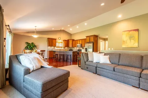 2289 Wedgewood Dubuque IA 52002