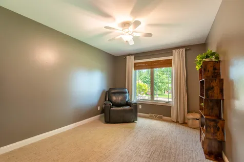 2289 Wedgewood Dubuque IA 52002
