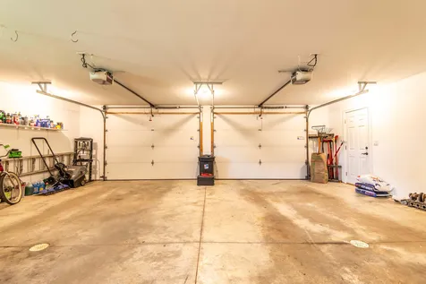 2289 Wedgewood Dubuque IA 52002