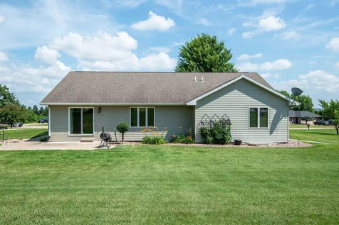 2289 Wedgewood Dubuque IA 52002