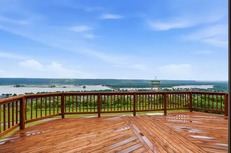 927 Acre Guttenberg IA 52052