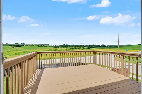1543 Pebble Creek Dubuque IA 52002