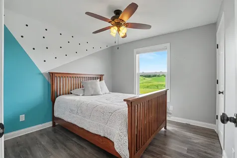 1543 Pebble Creek Dubuque IA 52002