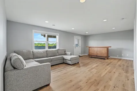 1543 Pebble Creek Dubuque IA 52002