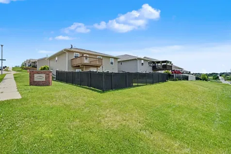 1543 Pebble Creek Dubuque IA 52002