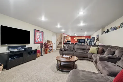 742 Clarke Dubuque IA 52001