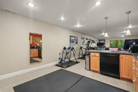 742 Clarke Dubuque IA 52001