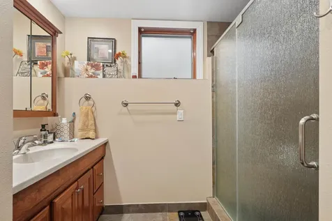 742 Clarke Dubuque IA 52001