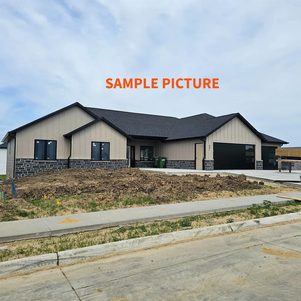 4427 Sickle Dubuque IA 52002