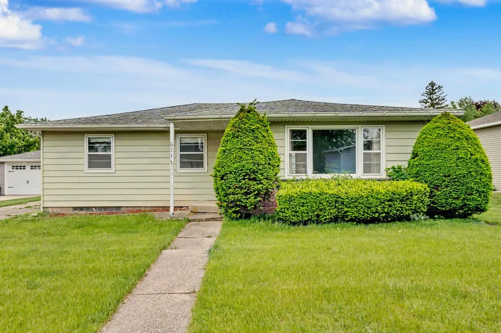 611 SW 4th Cascade IA 52033