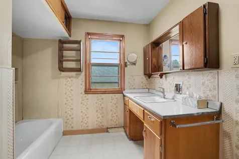 611 SW 4th Cascade IA 52033