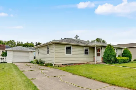 611 SW 4th Cascade IA 52033