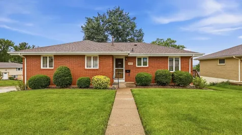 3070 Saint Anne Dubuque IA 52001