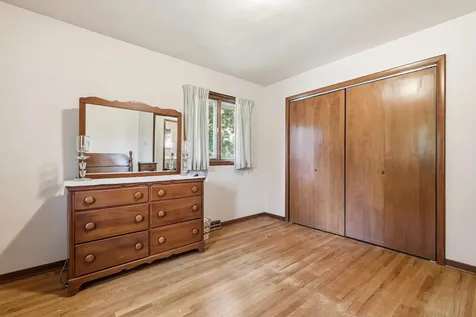3070 Saint Anne Dubuque IA 52001