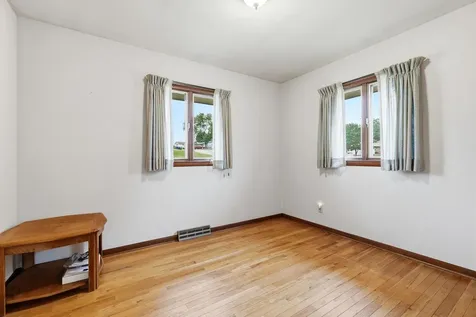3070 Saint Anne Dubuque IA 52001