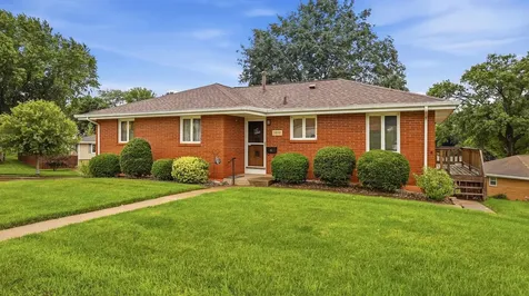 3070 Saint Anne Dubuque IA 52001