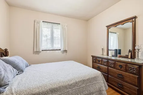 3070 Saint Anne Dubuque IA 52001