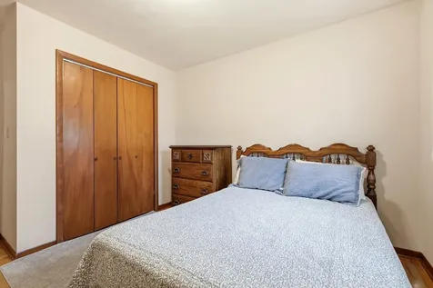 3070 Saint Anne Dubuque IA 52001