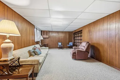 3070 Saint Anne Dubuque IA 52001