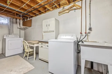 3070 Saint Anne Dubuque IA 52001
