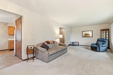 3070 Saint Anne Dubuque IA 52001