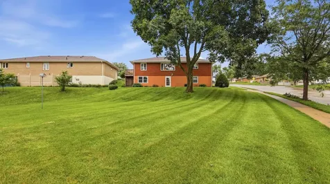 3070 Saint Anne Dubuque IA 52001
