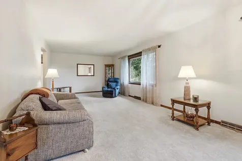 3070 Saint Anne Dubuque IA 52001