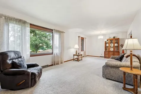 3070 Saint Anne Dubuque IA 52001