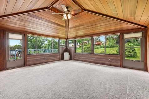 3448 Glencove Dubuque IA 52002