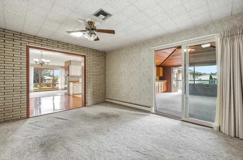 3448 Glencove Dubuque IA 52002