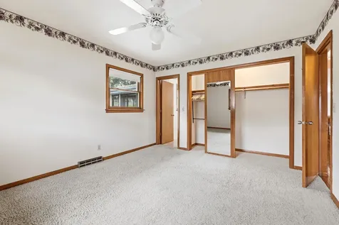 3448 Glencove Dubuque IA 52002