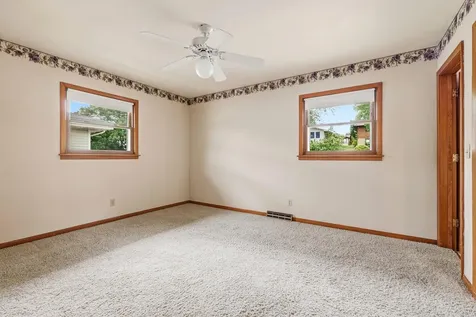 3448 Glencove Dubuque IA 52002