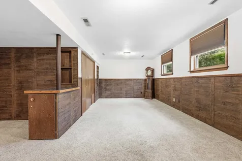 3448 Glencove Dubuque IA 52002