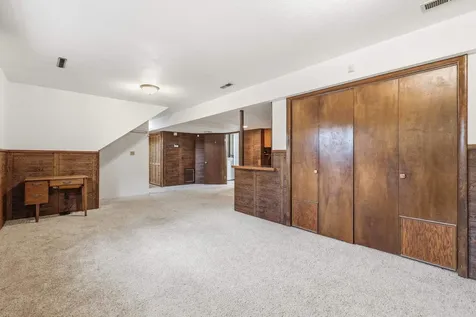 3448 Glencove Dubuque IA 52002