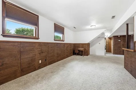 3448 Glencove Dubuque IA 52002