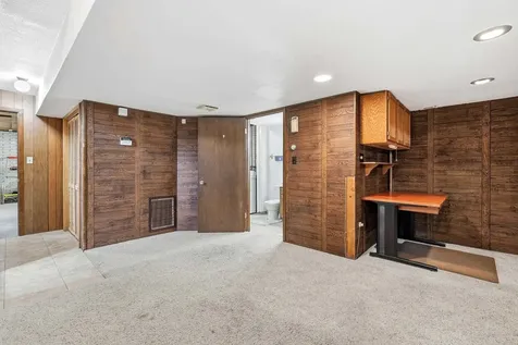 3448 Glencove Dubuque IA 52002