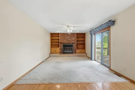 800 Tanglewood Manchester IA 52057