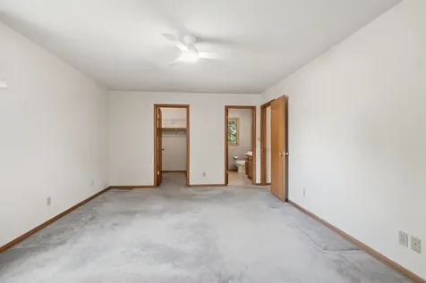 800 Tanglewood Manchester IA 52057
