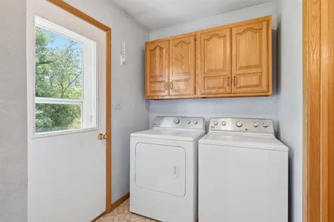 800 Tanglewood Manchester IA 52057